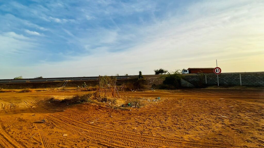 TERRAIN À VENDRE À NGUEKHOKH PRÈS DE SALY ET GANDIGAL