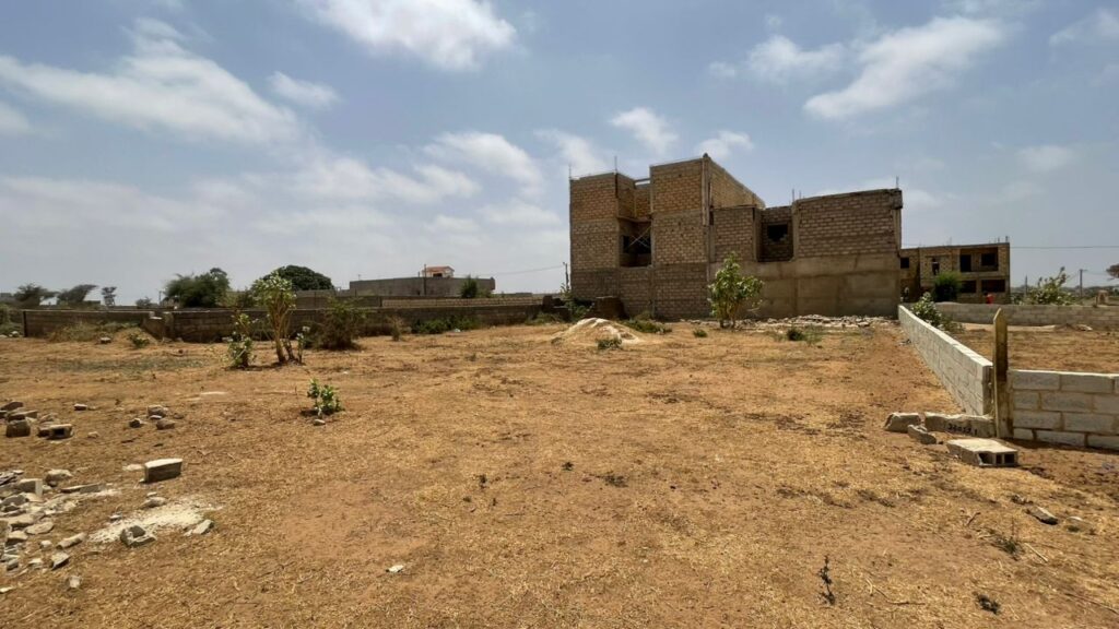 Terrain de 500 m² à vendre à Nguékokh